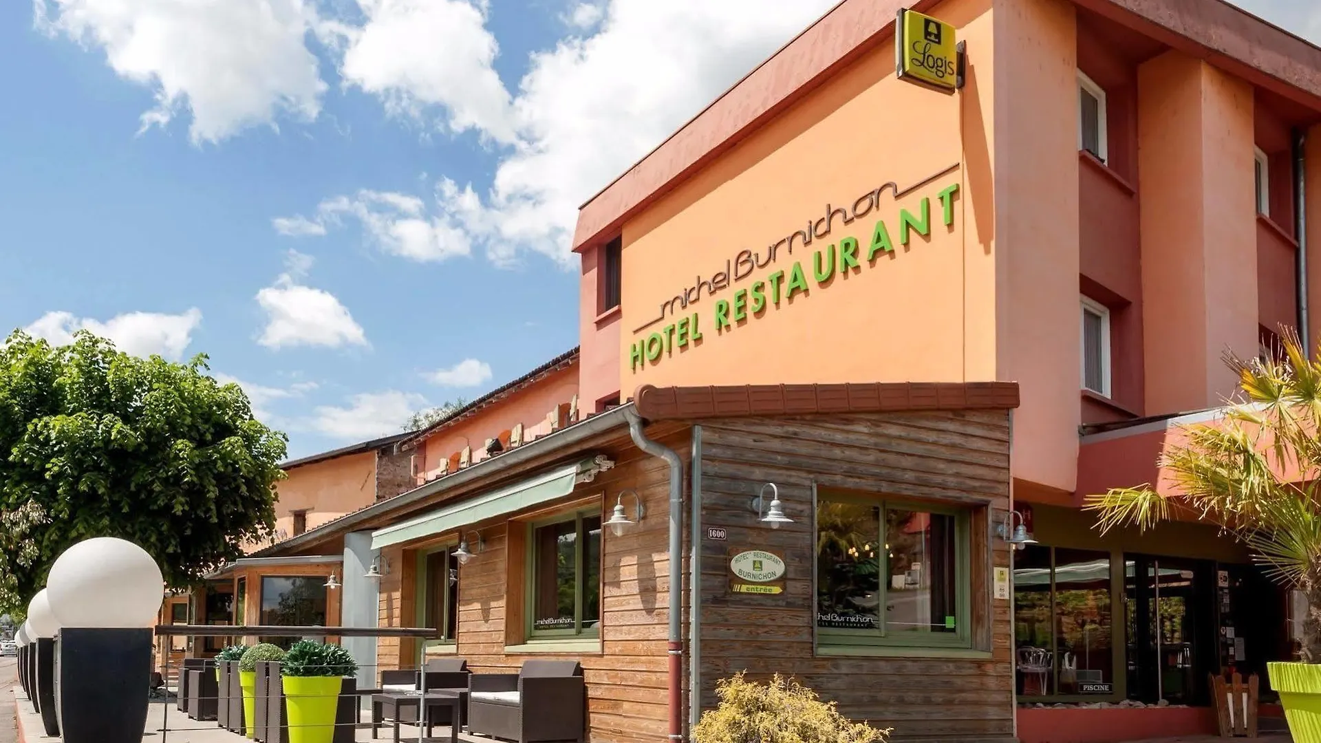Hotel Burnichon تارار